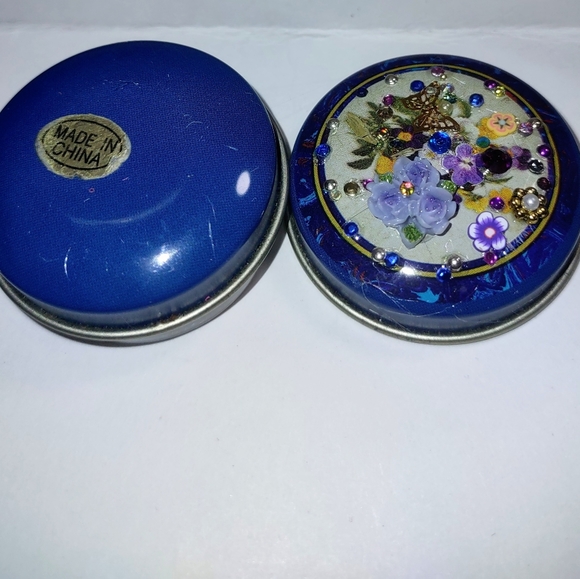 Pill Case Container Round Tin - Picture 10 of 15